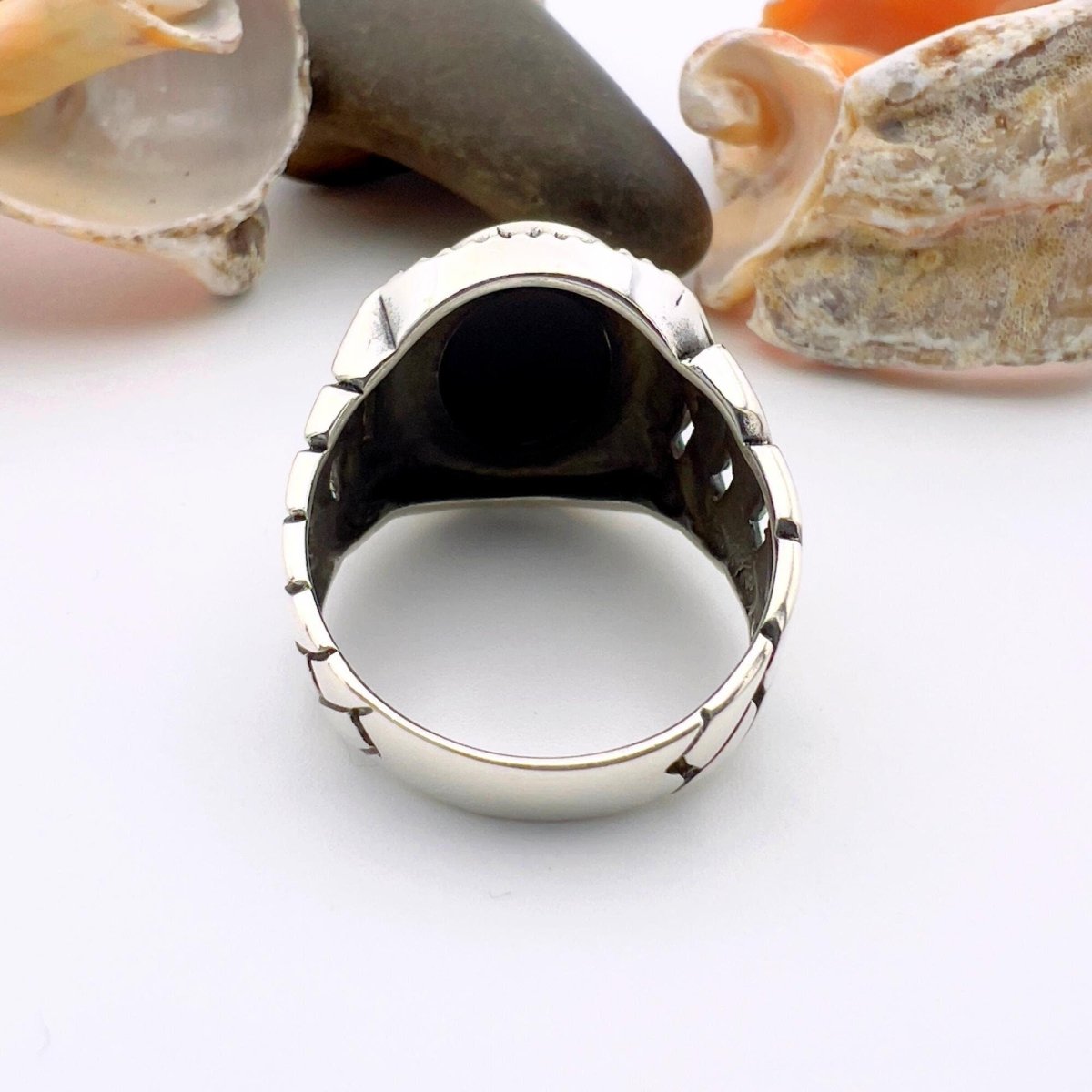 Black Oval Onyx Stone Men's Silver Ring - TryAladdin