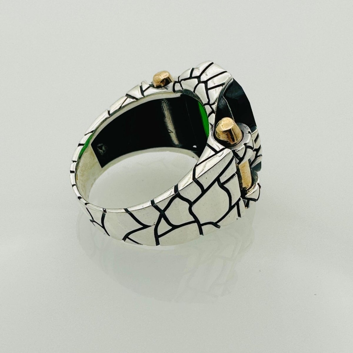 Emerald Silver Handmade Men's Ring - TryAladdin