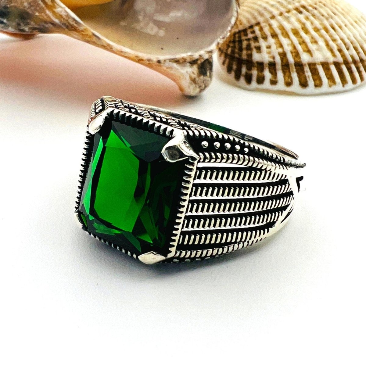 Green Emerald Square Men’s Ring - TryAladdin