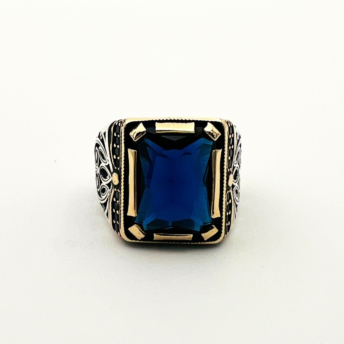 Handcrafted Men's Blue Sapphire Stone Ring - TryAladdin