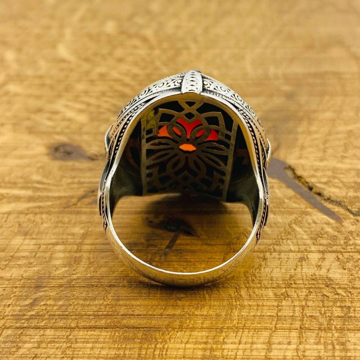 Men Red Aqeeq Silver Ring - TryAladdin