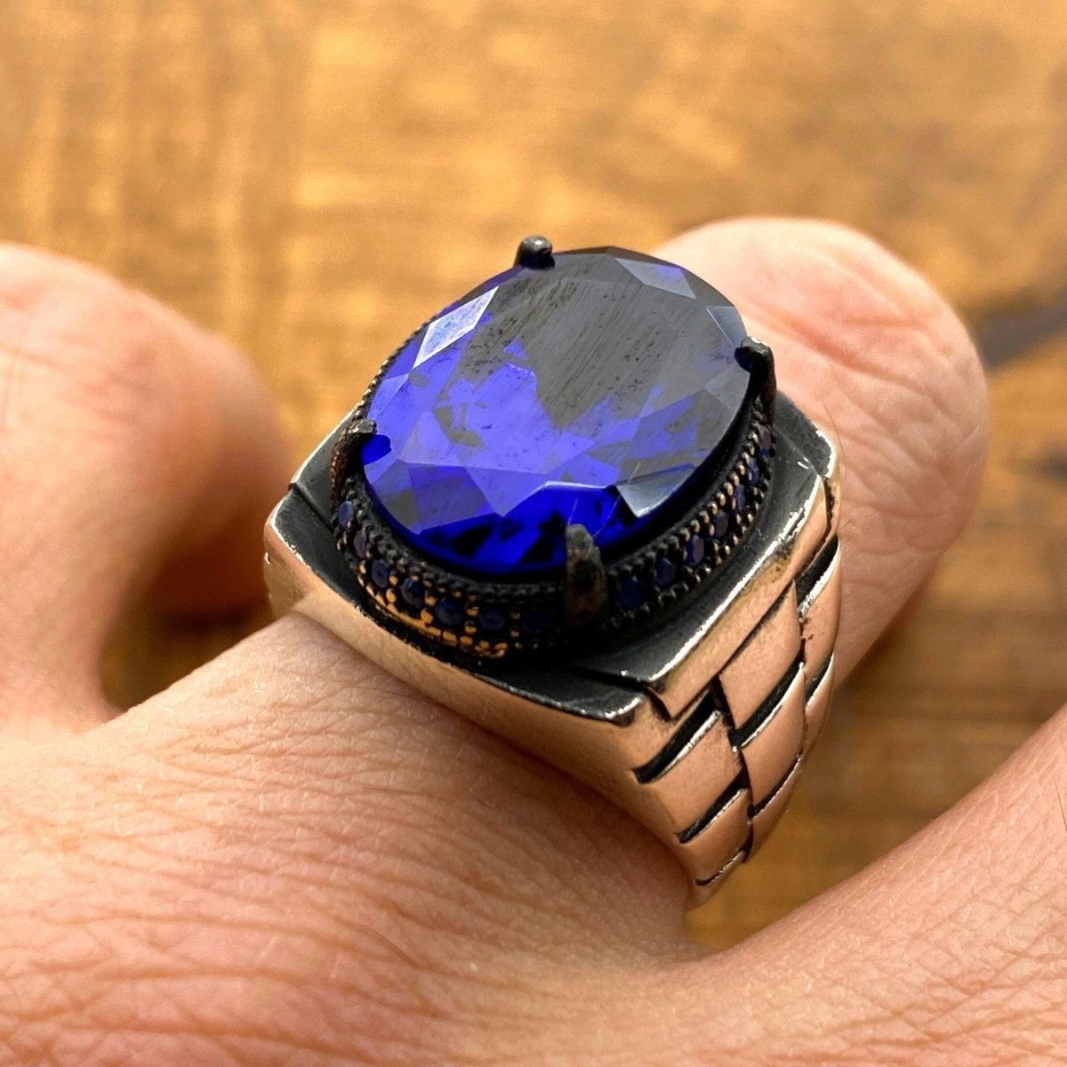 Men's Blue Oval Sapphire Stone Silver Ring - TryAladdin