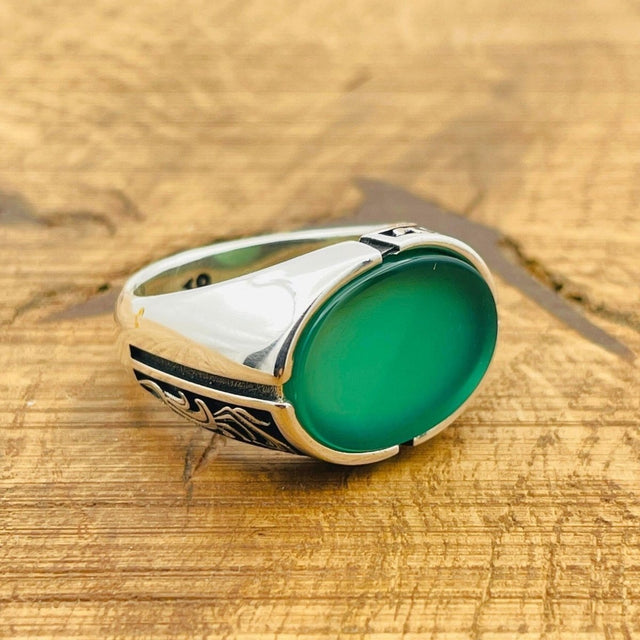 Men’s Green Agate Oval Ring - TryAladdin