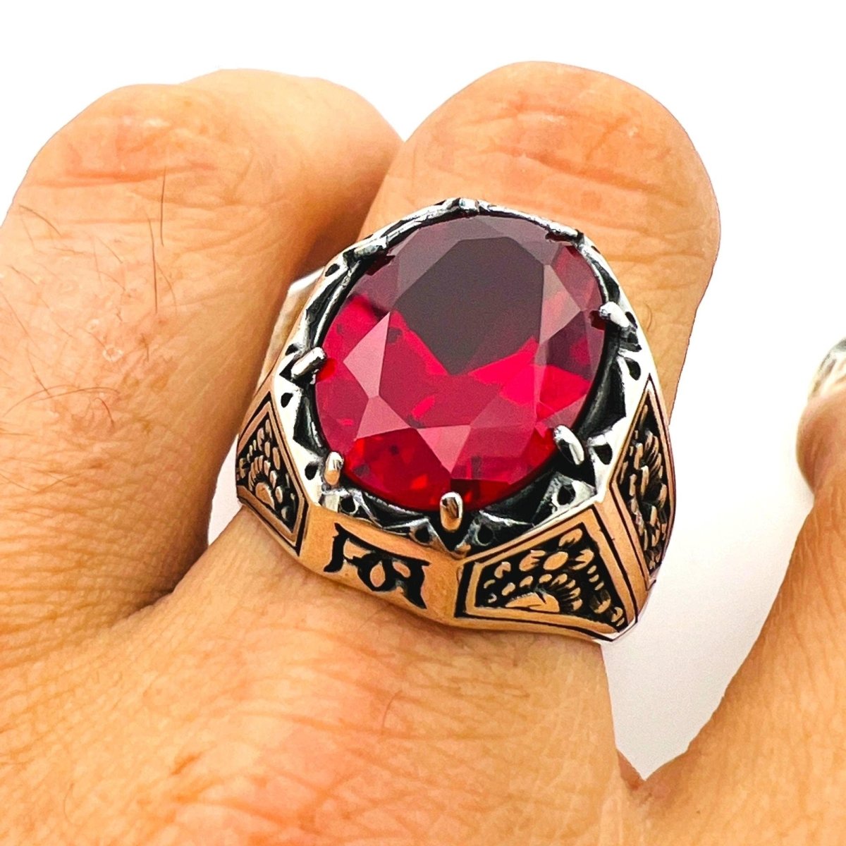 Red Zircon Stone Men's Ring - TryAladdin