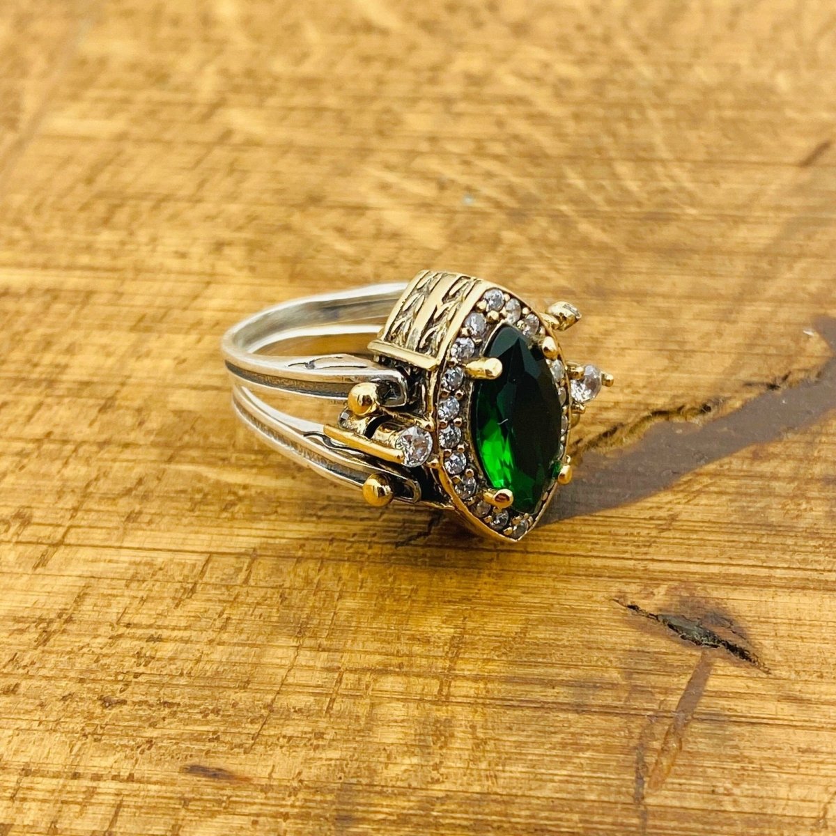 Reversible Ring, Onyx - Emerald Stone - TryAladdin