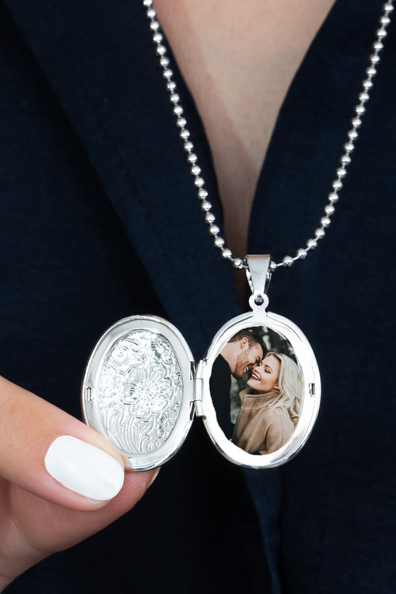 Taki | Oval Necklace with Photo Frame Lid Gift for Valentine - TryAladdin